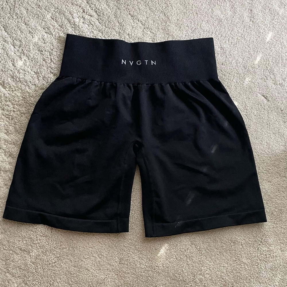 NVTGN Black Solid Seamless Shorts